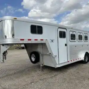 2000 Featherlite 3H GN with Dressing Room Horse Trailer
